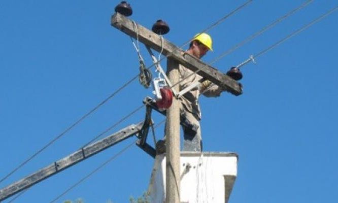 La tormenta afectó la línea eléctrica que abastece a Alpa Corral