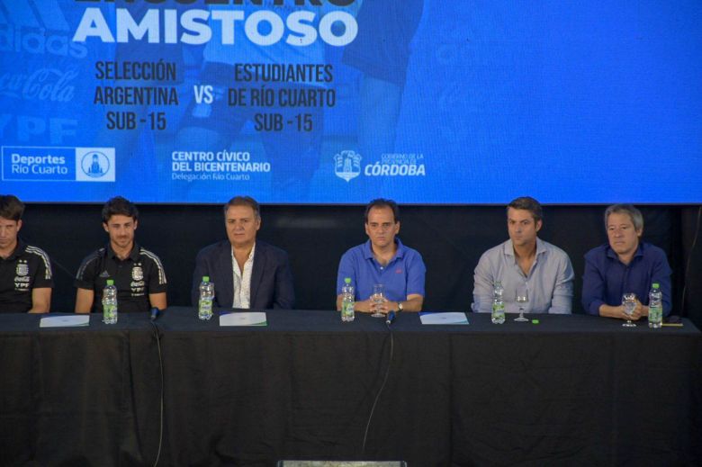 La Ciudad le rindió un homenaje a Pablo Aimar