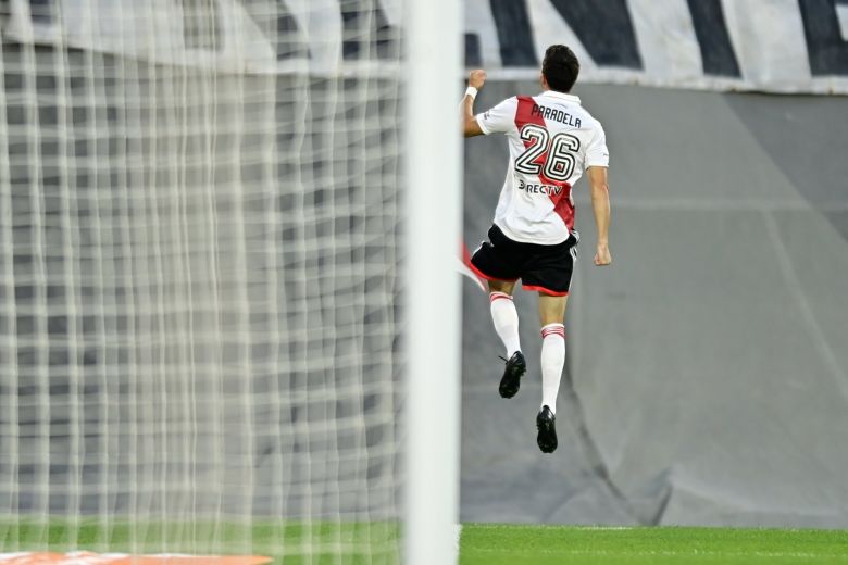 Gran victoria de Arsenal en el Monumental 