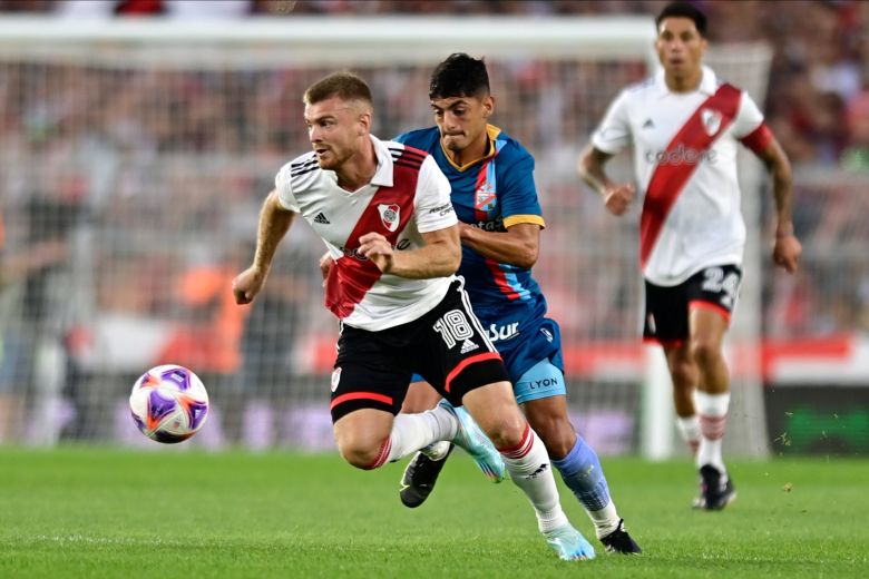 Gran victoria de Arsenal en el Monumental 