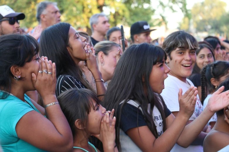 A puro cuarteto, más de 25 mil personas disfrutaron del cierre de la temporada de verano