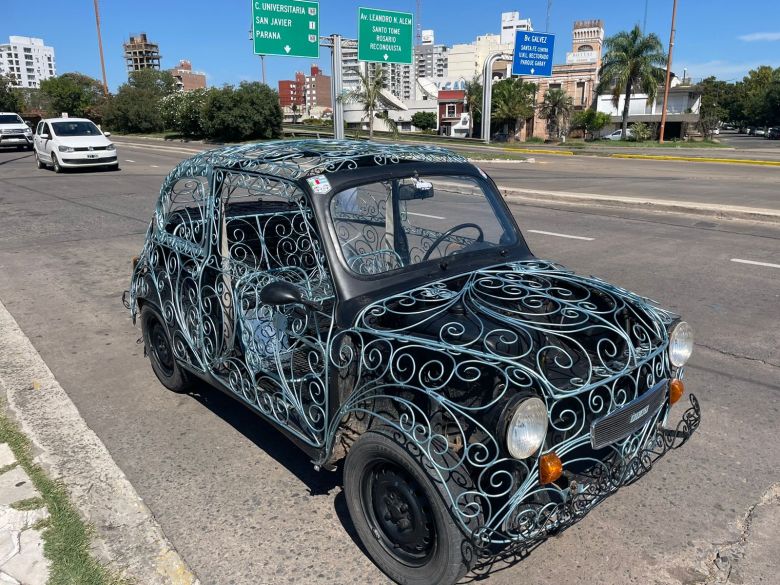 Un Fiat 600 que es una verdadera obra de arte