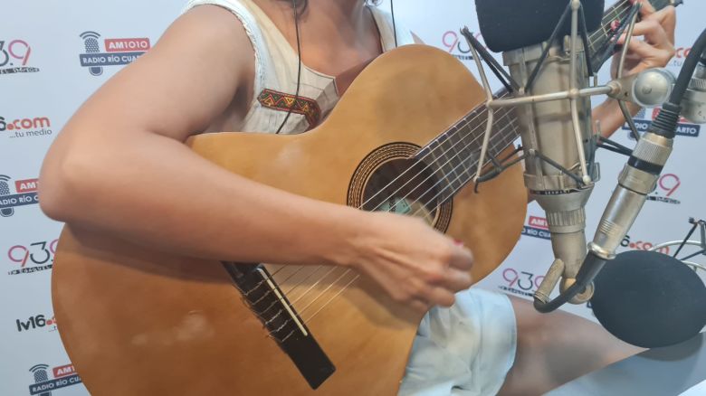 Sabrina Pajello en el acústico del viernes