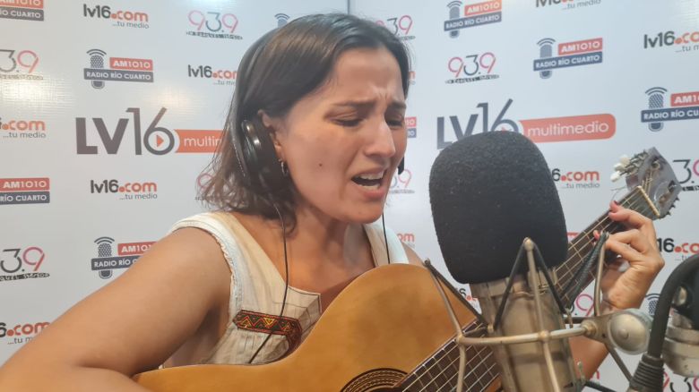 Sabrina Pajello en el acústico del viernes