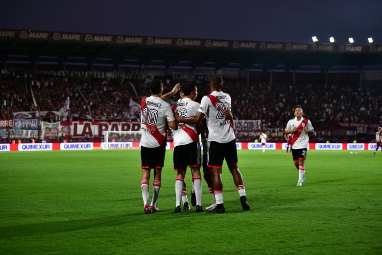 River le ganó a Lanús en un partido polémico 