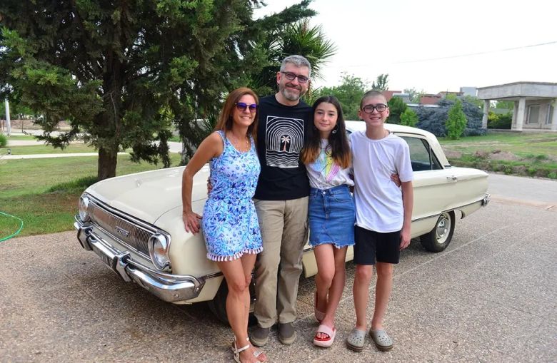 La emocionante historia del cordobés que se reencontró con el auto que era de su viejo