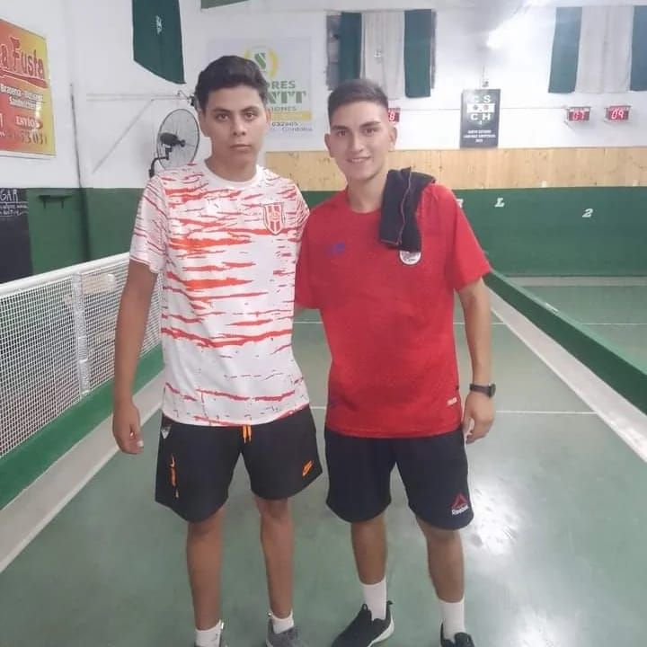 Chanta Cuatro festejó por duplicado en el Torneo Extra