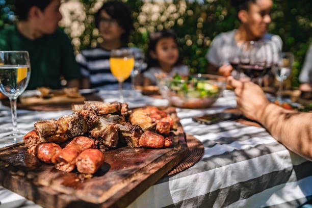 Convite “Identidad cultural sobre la mesa”, un libro que conecta historias con recetas bien nuestras