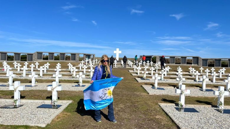 “Malvinas, huellas por la paz”, el libro de una docente que busca construir soberanía de manera pacífica