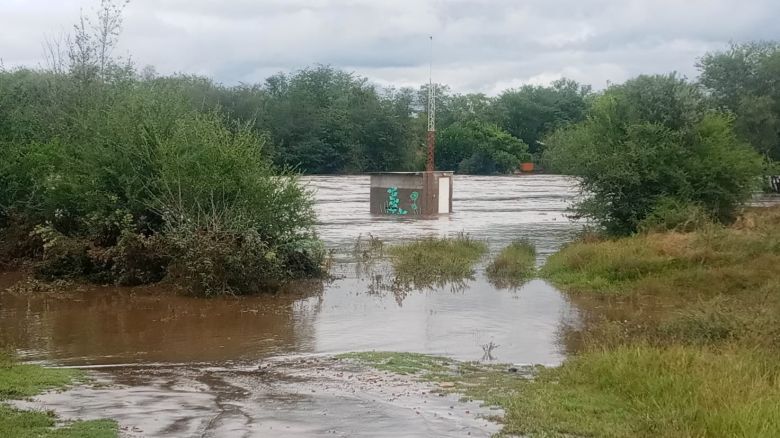 Villa la Ribera y El Quillinzo: la creciente hizo desaparecer el puente Videla