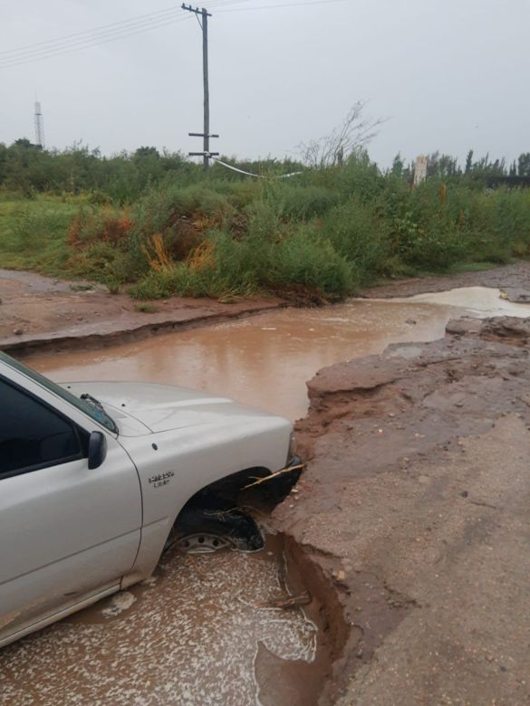 Vecinos del barrio Autódromo se encuentran aislados por el anegamiento de las calles 