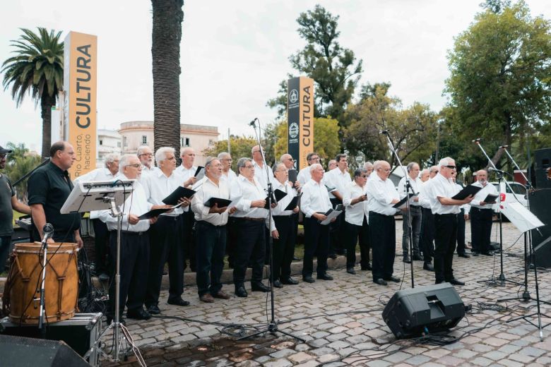 Con Raly Barrionuevo y el homenaje a Favio se vivió a pleno el quinto día del Otoño Polifónico