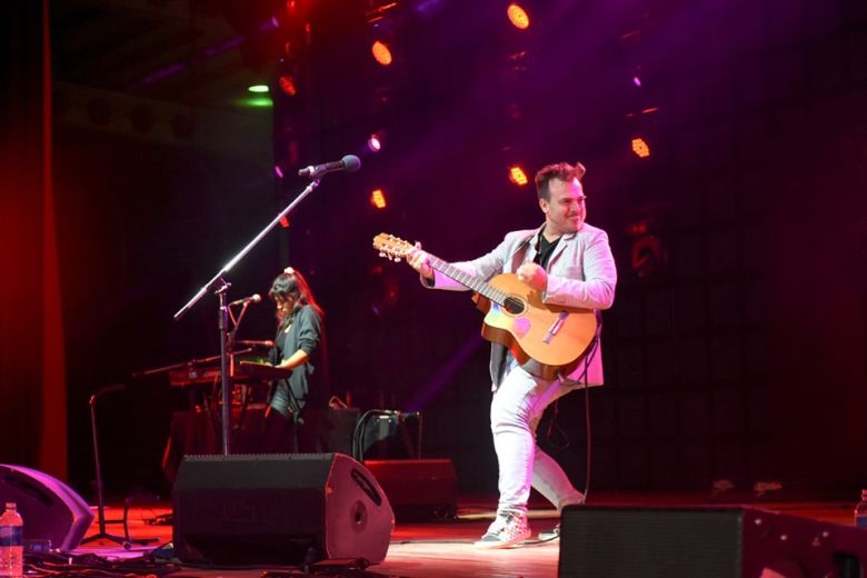 Víctor Heredia puso a cantar a Calle Angosta 