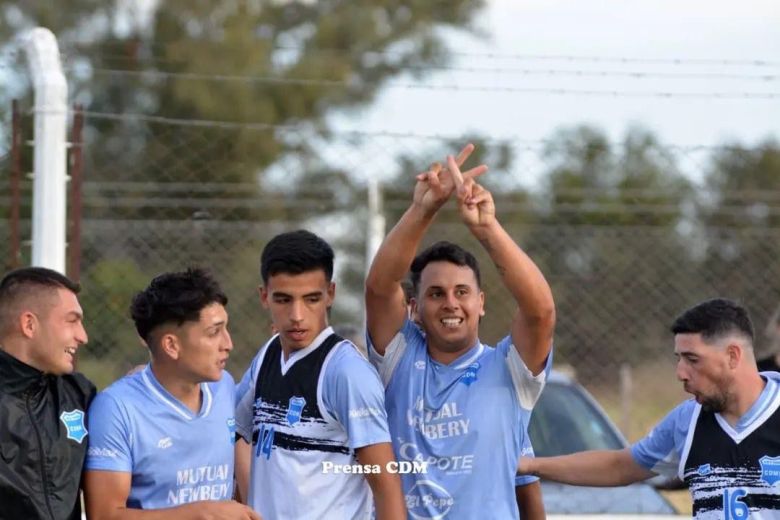 Nicolás Villega: "En la calle, el hincha te pide que ganemos el clásico"