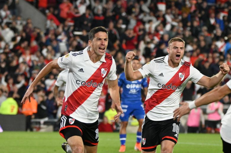 Con gol de Nacho Fernández, River se afirma en la cima de la Liga Profesional