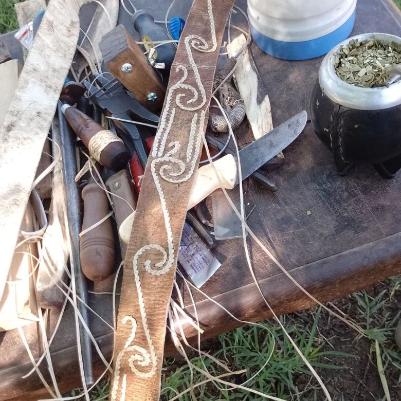 Un soguero artesano de Quitilipi, Chaco, que sostiene la tradición de trabajar “el cuero”