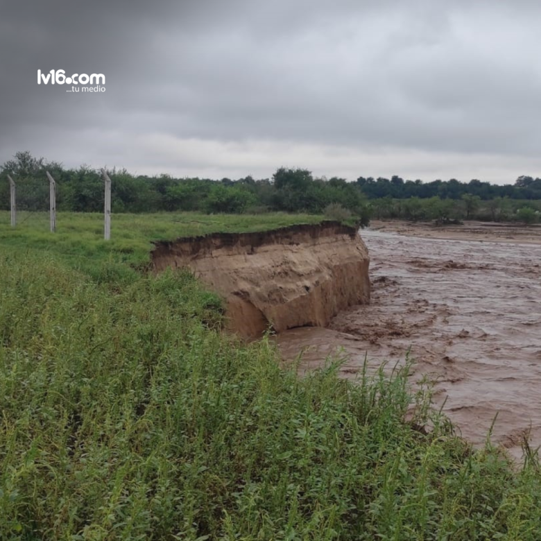 La crecida generó inconvenientes en el azud del puente ferroviario