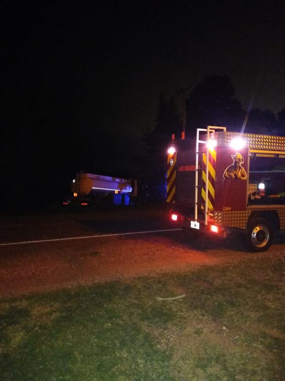 Seis heridos tras colisionar de frente un camión cisterna de combustible y un micro 