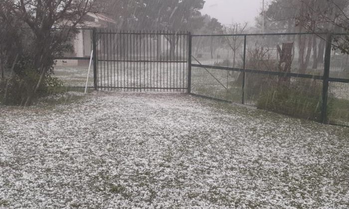 Fuerte caída de granizo ensectores de Banda Norte y oeste de la ciudad