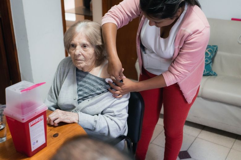 Continúa la vacunación antigripal en geriátricos