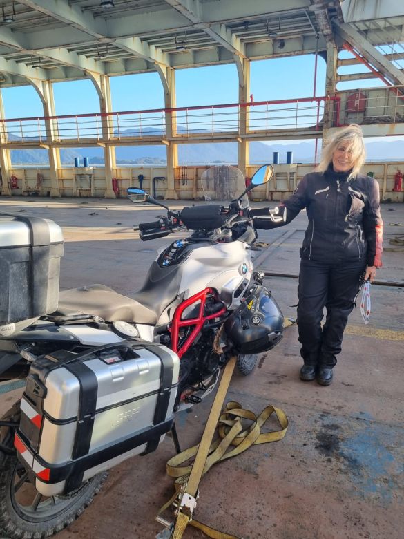 Una “rionegrina” eligió a la moto como su estilo de vida una vez que se jubiló