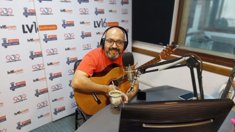 Carlos Tapia en el acústico de los viernes