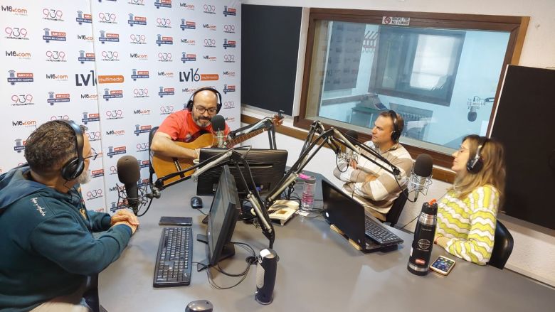 Carlos Tapia en el acústico de los viernes