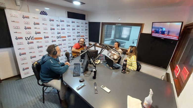 Carlos Tapia en el acústico de los viernes