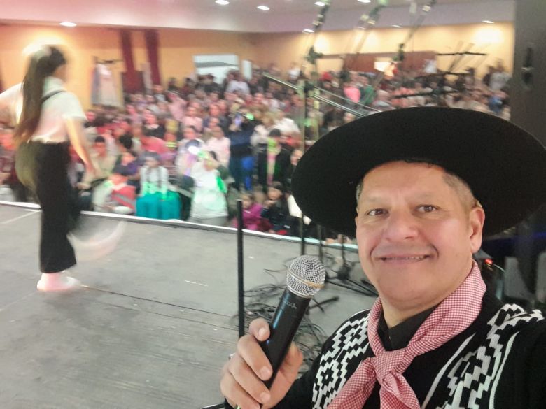 Las Albahacas se prepara para el desfile del 25 de mayo