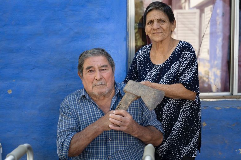 Las hacheras de La Maruja, La Pampa, que dedicaron su vida al monte de caldén