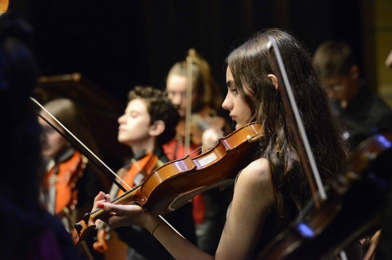 Los festejos del 25 de mayo tuvieron su noche de gala 