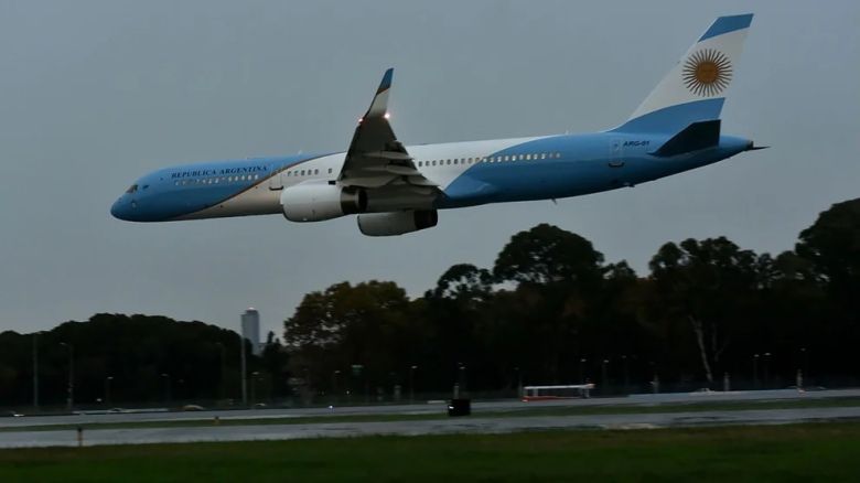 La ANAC abrió un expediente contra los pilotos del avión presidencial que realizaron una peligrosa maniobra de aterrizaje