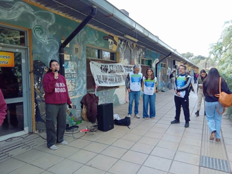 La adhesión al paro de docentes universitarios fue cercana al 80%