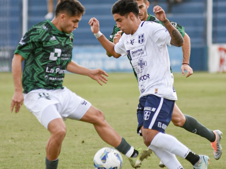 Ganó Atenas: con contundencia y efectividad 