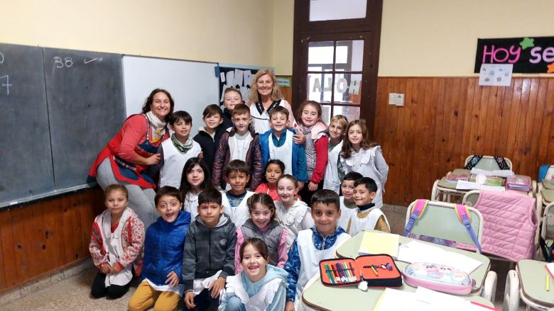 Se jubila de maestra de niños que colmaron de alegría su vida