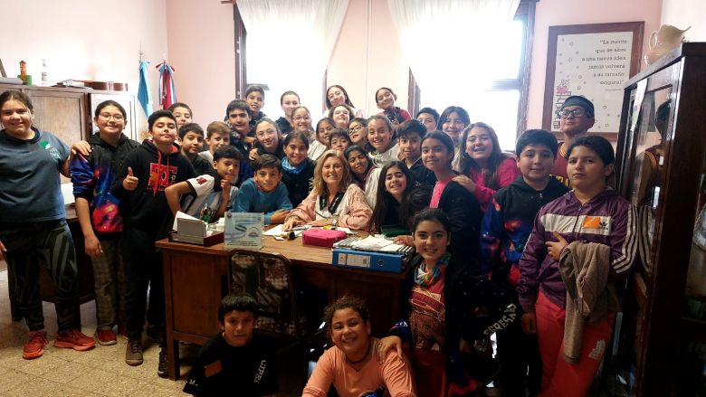 Se jubila de maestra de niños que colmaron de alegría su vida