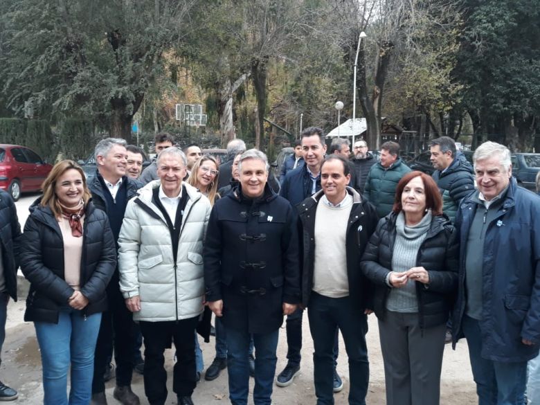 Llaryora llamó a un "riocuartazo" en el cierre de campaña de Hacemos Unidos por Córdoba 