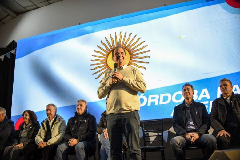 Llaryora llamó a un "riocuartazo" en el cierre de campaña de Hacemos Unidos por Córdoba 