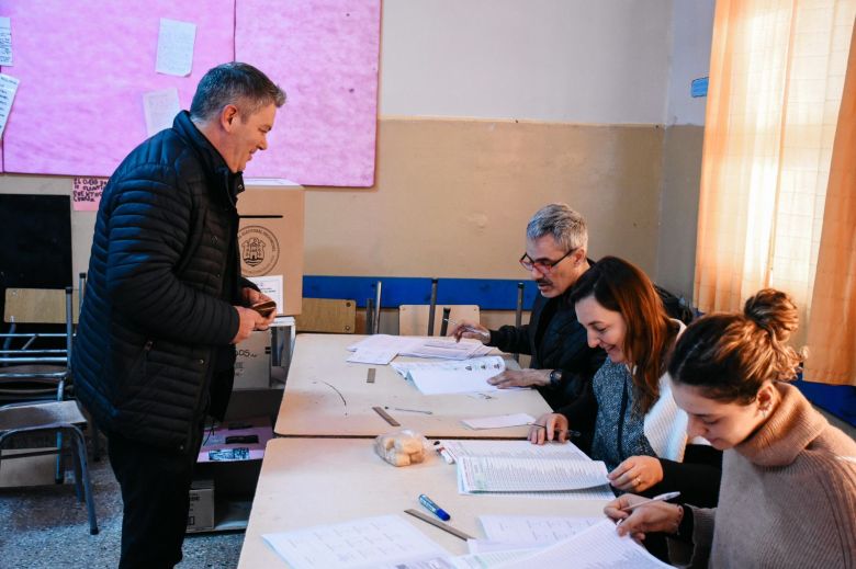 Fuentes convocó a la ciudadanía a vivir esta jornada de celebración de la democracia 