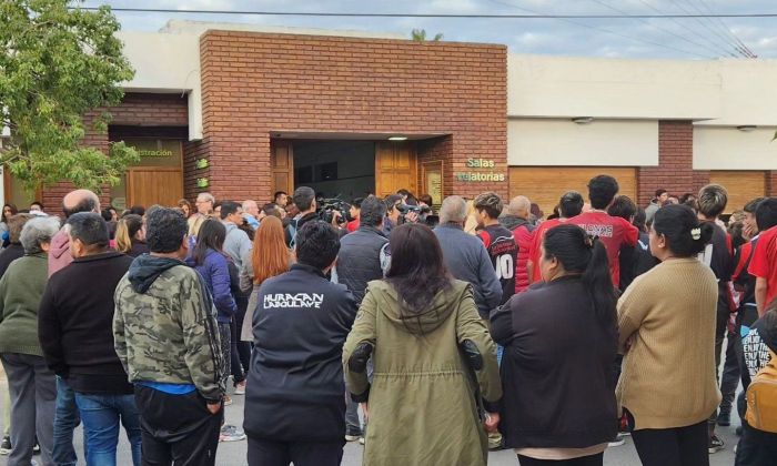 Grandes manifestaciones de dolor ante el multitudinario adiós a Joaquín Sperani