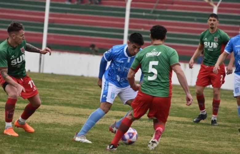 Valioso empate de Estudiantes ante el líder