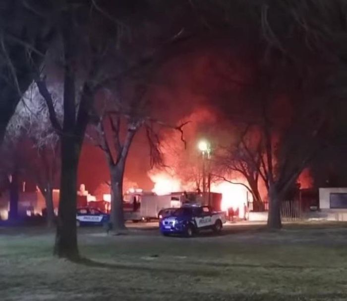 Se incendió material acumulado en una vivienda del Corsódromo