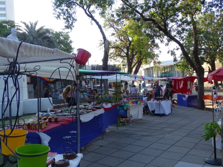 Una multitud participó del Paseo de Ferias 