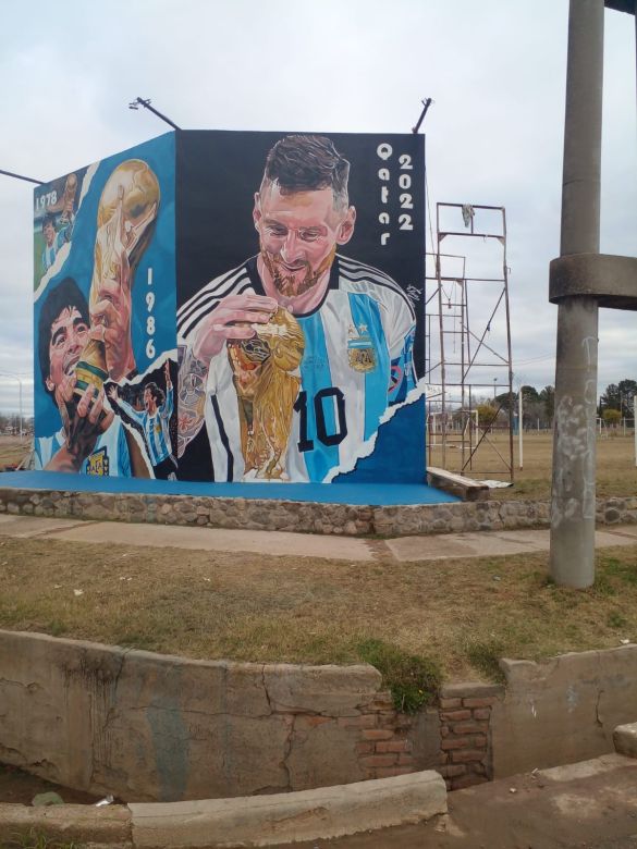 Adelia María también tiene su mural de la Selección: “El arte no se planifica sino que surge”