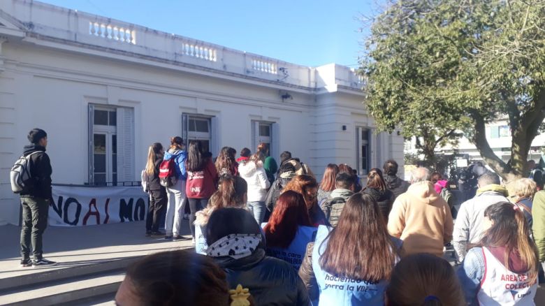 El oficialismo aprobó el aumento del boleto de colectivos