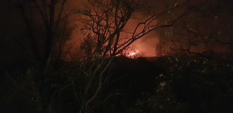 Está contenido en un 80% el incendio en el cerro Uritorco