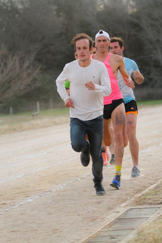 Brian Burgos y la historia de una maratón con borcegos a último momento