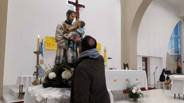 "La mayoría viene a agradecer y a pedir conservar el trabajo”