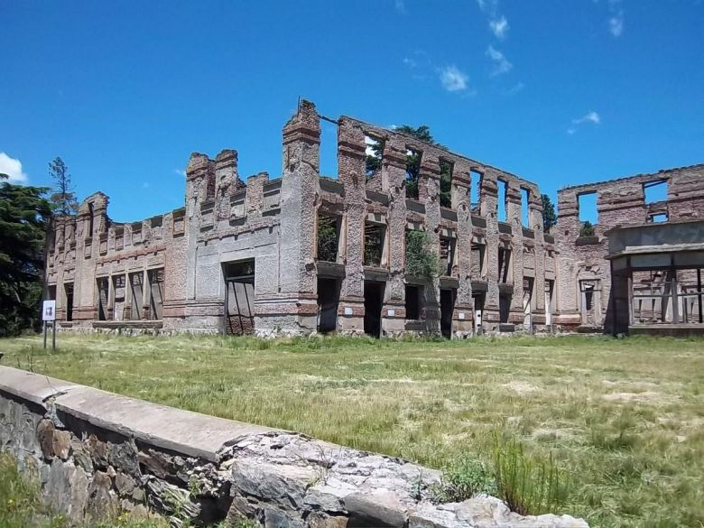 Un hotel que fue el más lujoso de Sudamérica y el refugio de marinos alemanes