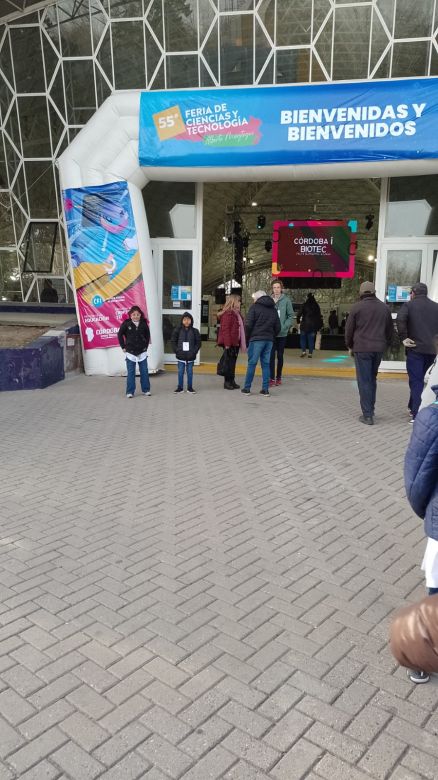 Alumnos y docentes de la escuela Leopoldo Lugones participan de la feria provincial de ciencias y tecnología